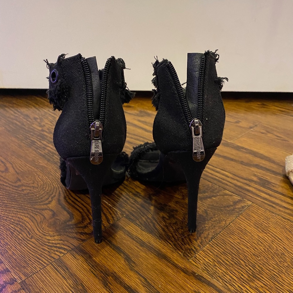 Heels - Picture 3 of 3